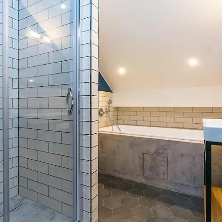 Funky Lux 2 Bedroom Loft In The Old Town Appartement