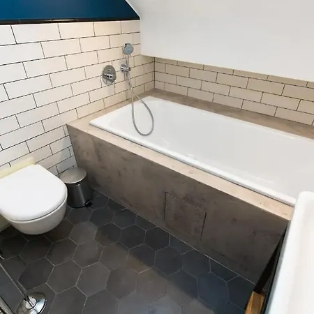 Funky Lux 2 Bedroom Loft In The Old Town 公寓 *